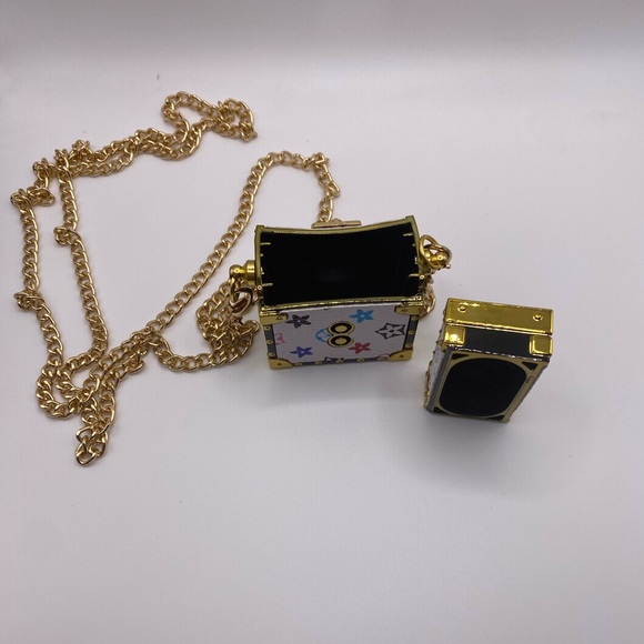 Compatible with AirPods 1, 2 Case. New - Picture 2 of 8